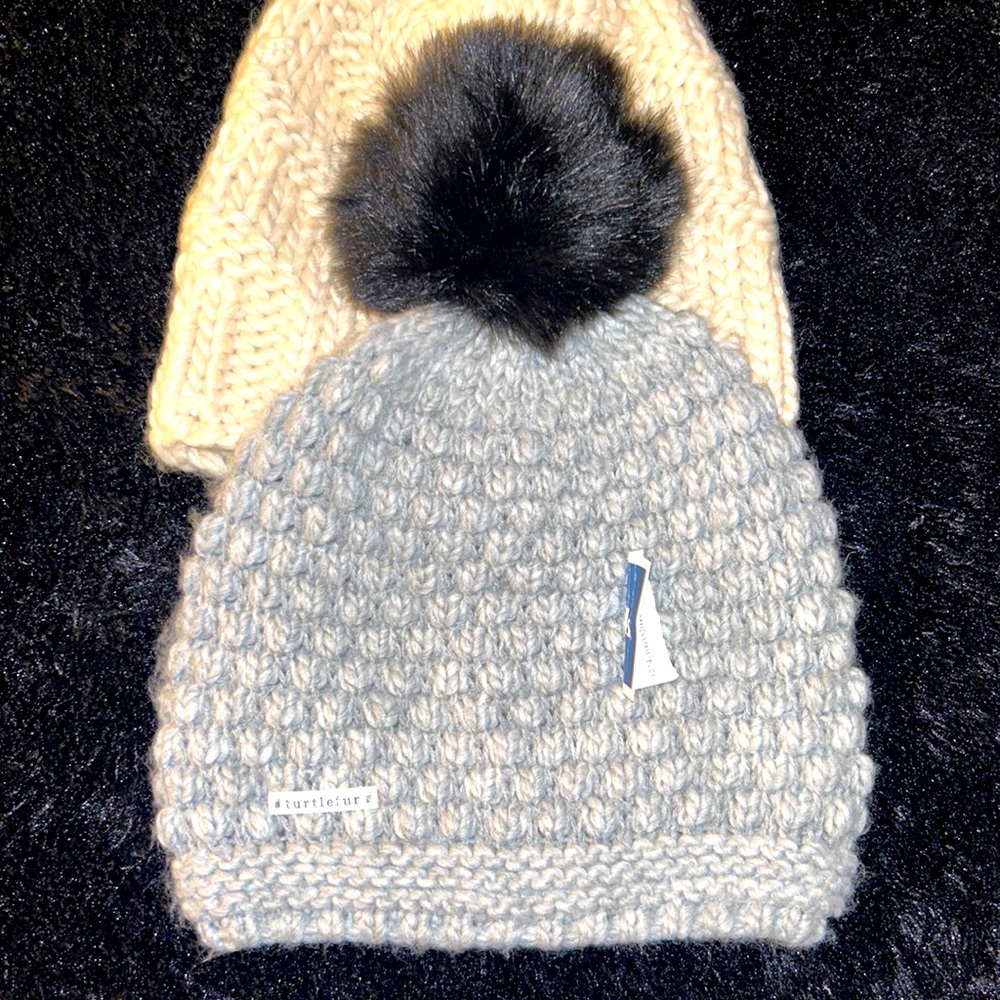 turtle fur , beautiful Snowfall Faux Fur Pom